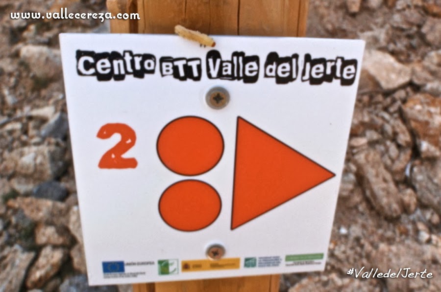 Detalle de una de las señales. Centro BTT Valle del Jerte