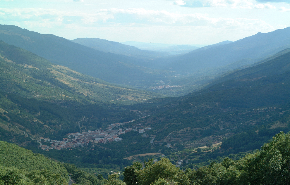 Valle del Jerte, un paisaje cultivado. Vista de la comarca en verano.